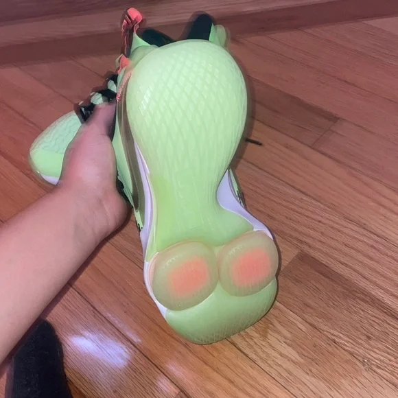 Basketball LeBron shoes - Picture 4 of 4